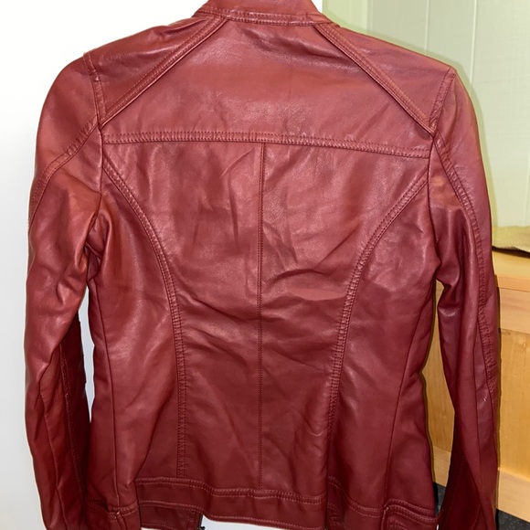 Leather jacket - Picture 2 of 2